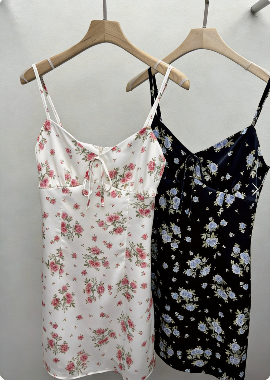 蕾絲花朵連衣裙 (2 COLOURS)